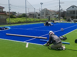 テニスコート　砂入り人工芝工事　風景2